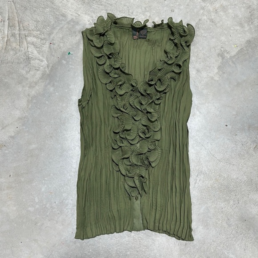 Hunter green with‎ ruffle pleated button up front top / Sere nade / size XL
